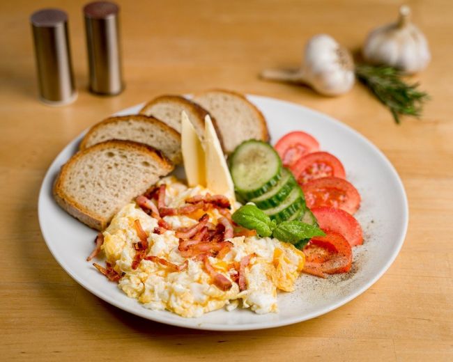 Jajecznica na boczku